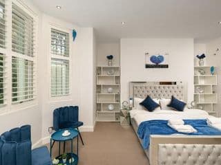 დLUXURY & Spacious Duplex in the Heart of Chelseaდ - Photo 12