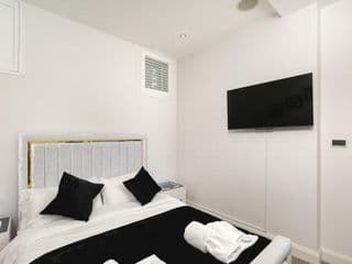 დLUXURY & Spacious Duplex in the Heart of Chelseaდ - Photo 13