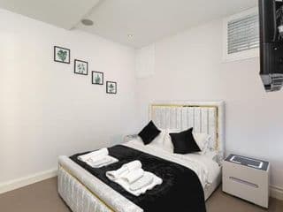 დLUXURY & Spacious Duplex in the Heart of Chelseaდ - Photo 19