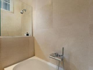 დLUXURY & Spacious Duplex in the Heart of Chelseaდ - Photo 3