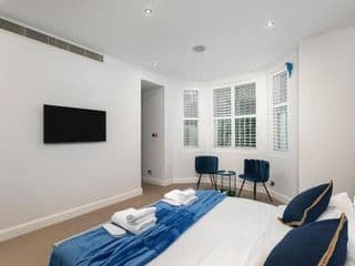 დLUXURY & Spacious Duplex in the Heart of Chelseaდ - Photo 24