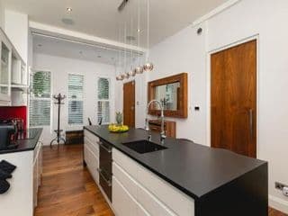 დLUXURY & Spacious Duplex in the Heart of Chelseaდ - Photo 4