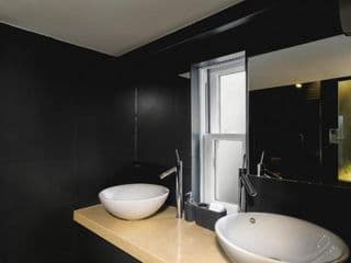 დLUXURY & Spacious Duplex in the Heart of Chelseaდ - Photo 5