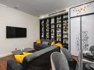 დLUXURY & Spacious Duplex in the Heart of Chelseaდ - Photo 6