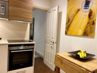 Niru Gorgeous Duplex Home 4BD/3BA - Photo 13