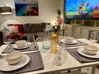 Niru Gorgeous Duplex Home 4BD/3BA - Photo 4
