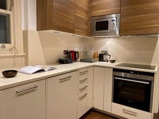 Niru Gorgeous Duplex Home 4BD/3BA - Photo 5