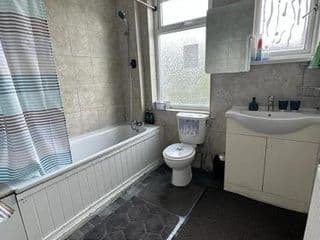 Private Rooms in Wembley Central - Photo 4