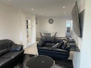 Lovely 3 bedroom flat in North London