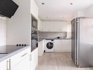 Lovely 3 bedroom flat in North London - Photo 5