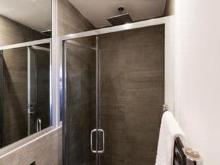 Spacious 4 bedrooms flat in New Oxford Street - Photo 19