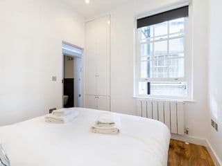 Spacious 4 bedrooms flat in New Oxford Street - Photo 20