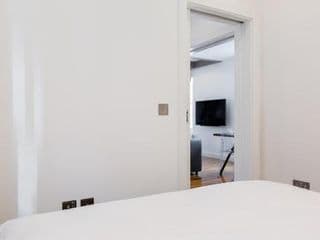 Spacious 4 bedrooms flat in New Oxford Street - Photo 22