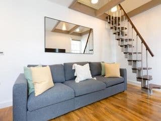 Spacious 4 bedrooms flat in New Oxford Street - Photo 4