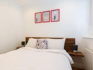 Spacious 4 bedrooms flat in New Oxford Street - Photo 8
