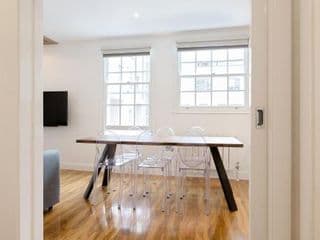 Spacious 4 bedrooms flat in New Oxford Street - Photo 9