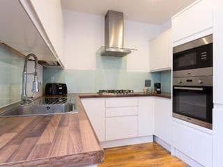 Spacious 4 bedrooms flat in New Oxford Street - Photo 10