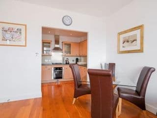 Stylish 2 bed flat in canal side gated development - Photo 6