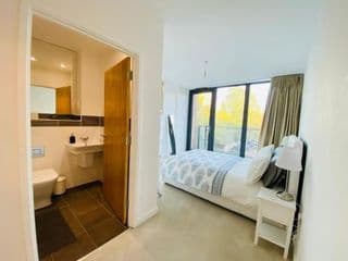 Spacious two Bedroom Apartment in Balham - Photo 8