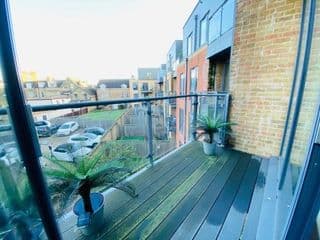 Spacious two Bedroom Apartment in Balham - Photo 9