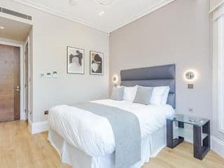 LuxLet Apartments - Heart of Hampstead, London - Photo 2