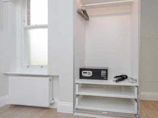 LuxLet Apartments - Heart of Hampstead, London - Photo 14