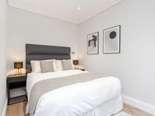 LuxLet Apartments - Heart of Hampstead, London - Photo 16