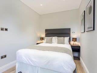 LuxLet Apartments - Heart of Hampstead, London - Photo 17