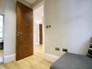 LuxLet Apartments - Heart of Hampstead, London - Photo 18