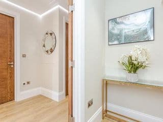 LuxLet Apartments - Heart of Hampstead, London - Photo 20