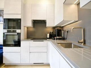 LuxLet Apartments - Heart of Hampstead, London - Photo 24
