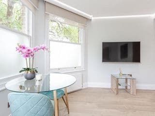 LuxLet Apartments - Heart of Hampstead, London - Photo 10
