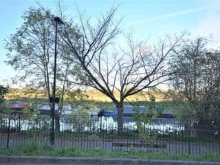 Lovely 4 bedroom apartment close to the city walking distance from the rivere view - Photo 11