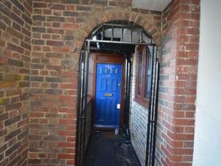 Lovely 4 bedroom apartment close to the city walking distance from the rivere view - Photo 12