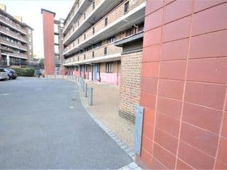 Lovely 4 bedroom apartment close to the city walking distance from the rivere view - Photo 13