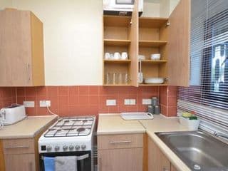 Lovely 4 bedroom apartment close to the city walking distance from the rivere view - Photo 14
