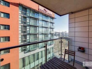 Deluxe One Bed Apartment by London ExCeL - Photo 3