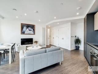 Deluxe One Bed Apartment by London ExCeL - Photo 5