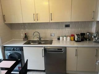 Lovely 2 bedroom flat with patio in Finsbury Park - Photo 8