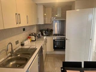 Lovely 2 bedroom flat with patio in Finsbury Park - Photo 9