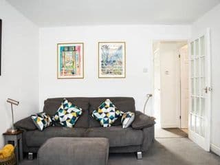 Pass the Keys Charming Wandsworth Jewel - Photo 3