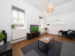 Wow! 2 Bedr/3 Beds/2,5 Bath/ Best Central Location