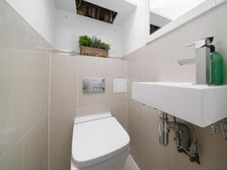 Wow! 2 Bedr/3 Beds/2,5 Bath/ Best Central Location - Photo 2