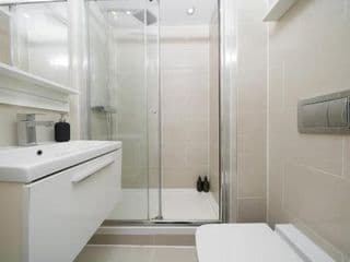 Wow! 2 Bedr/3 Beds/2,5 Bath/ Best Central Location - Photo 4