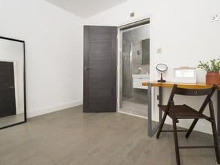 Best location! NEW! 2 BED/2,5 BATH OXFORD STREET! - Photo 11