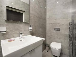 Best location! NEW! 2 BED/2,5 BATH OXFORD STREET! - Photo 3