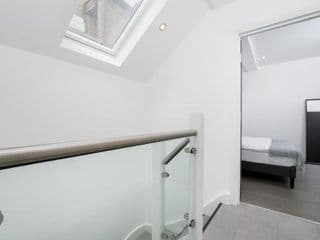 Best location! NEW! 2 BED/2,5 BATH OXFORD STREET! - Photo 5