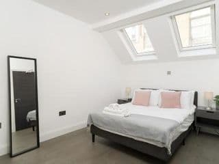 Best location! NEW! 2 BED/2,5 BATH OXFORD STREET! - Photo 10
