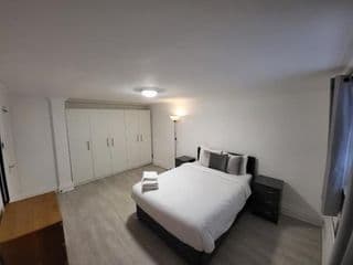 Cosy 3 bed 15 minutes to London Excellent Location! - Photo 13