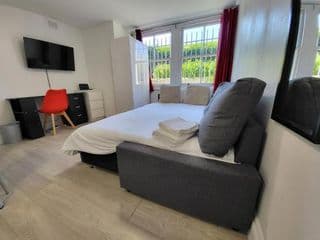 Cosy 3 bed 15 minutes to London Excellent Location! - Photo 14